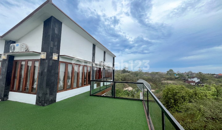 DI JUAL VILA 3 KAMAR TIDUR MODERN DENGAN PEMANDANGAN BUKIT DI NUSA DUA