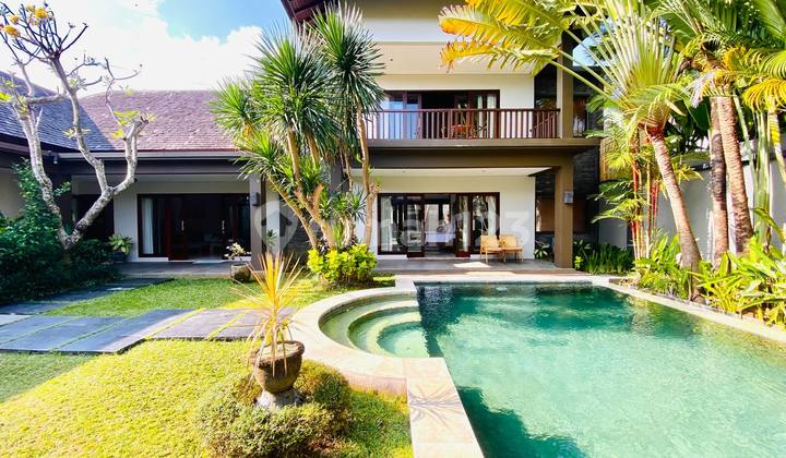 DIJAL UNTUK DI SEWA VILLA 3 KAMAR TIDUR LENGKAP DENGAN PERABOTAN DI BERAWA - AF489