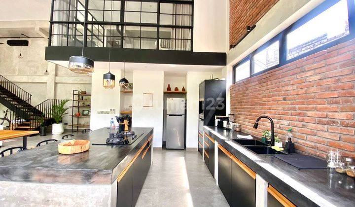 Industrial Style Luxury Villa in Kayutulang, Canggu 2