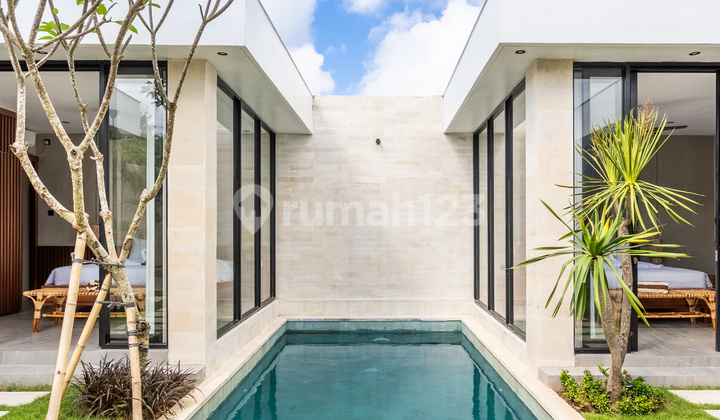 VILA BERGAYA MODERN YANG NYAMAN DENGAN 3 KAMAR TIDUR DI ULUWATU