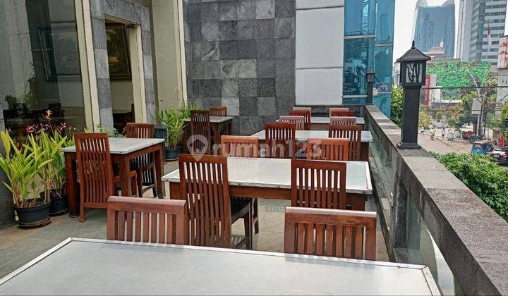 gedung 4,5 lantai cocok untuk resto, kantor dan bank  2