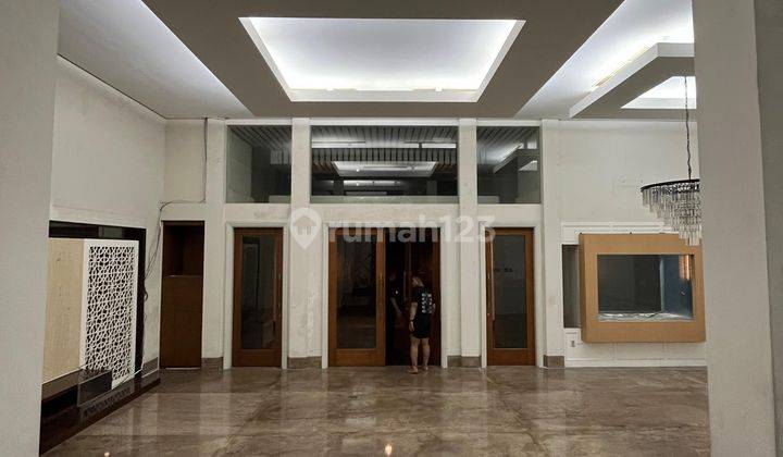 rumah mewah modern siap huni di menteng  1