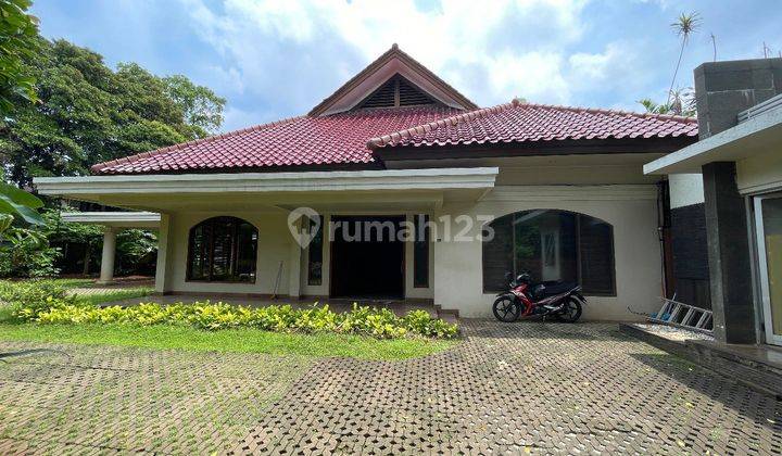 rumah mewah terawat lingkungan elit di menteng 1