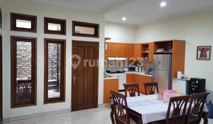 Active Kos in Tebet Strategic Location 2