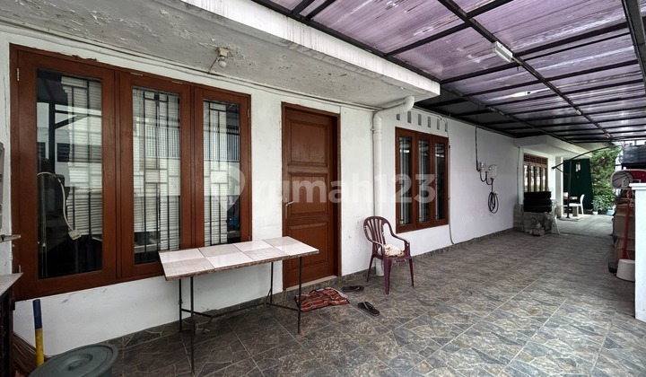 Hook House in West Tebet is Very Strategic 2