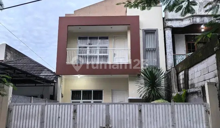 Disewakan Rumah 2 Lt di Pancoran Jaksel Ada 4 Kt 3 Km Semi Furniture: Kitchen Set, Ac, Water Heater, Worden, Siap Huni, Survei Segera Yuk!