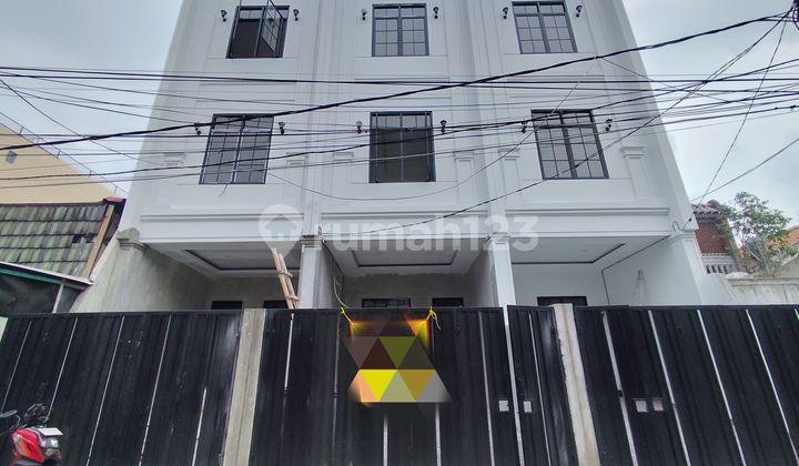 Dijual Rumah Baru 3 Lt 4 X 18 M2 Di Duri Kepa Jakbar Ada 4+1 Kt 4+1 Km Unfurnished, Carport 1 Mobil, Row Jalan 2 Mobil,ayo Survey, Nego Sampai Deal