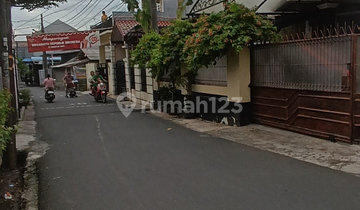 Disewakan Rumah 1 Lt Di Srengseng Jakbar Lt 180 M2 Lb 180 M2 Ada 3+1 Kt 2+1 Km Hadap Barat, Air Tanah Jetpump, Carport 2 Mobil, Row Jln Luas 2