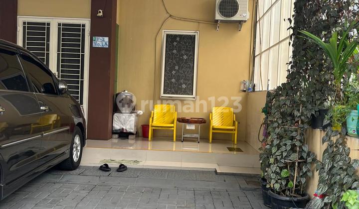 For Rent: 2.5-Story House, 5 x 15 m² Land Area in Puri Grisenda PIK. Features 3 Bedrooms, 3 Bathrooms, Fully Furnished, Move-In Ready!! Near Club House, Come Check It Out—Limited Edition Available!