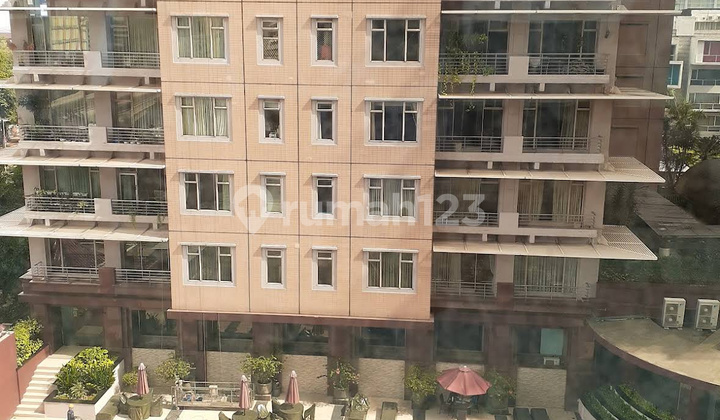 For Rent: Sahid Palace Apartments, 16th Floor, Type 3+1 Bedroom, Semi-Furnished, Move-In Ready. Minimum Lease 1 Year. Let's Survey!!