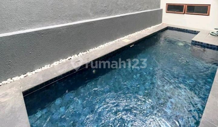 For Rent 2-Story House in Bangka Kemang, Land Area 190 m2 Building Area 245 m2, 4+2 Bedrooms 3+1 Bathrooms, Fully Furnished with Private Pool, Garage Available, Ready to Occupy!