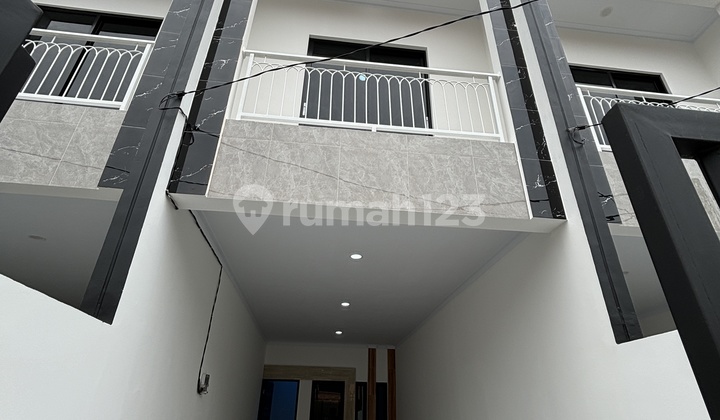 Dijual Rumah Baru 3 Lt 3,5 X 19,2 M2 di Tanjung Duren Barat SHM Hadap Utara Ada 3 Kt 3 Km Semi Furnished. Promo Desember 2025 Dapat Bonus Furniture + Elektronik Senilai 120 Juta !