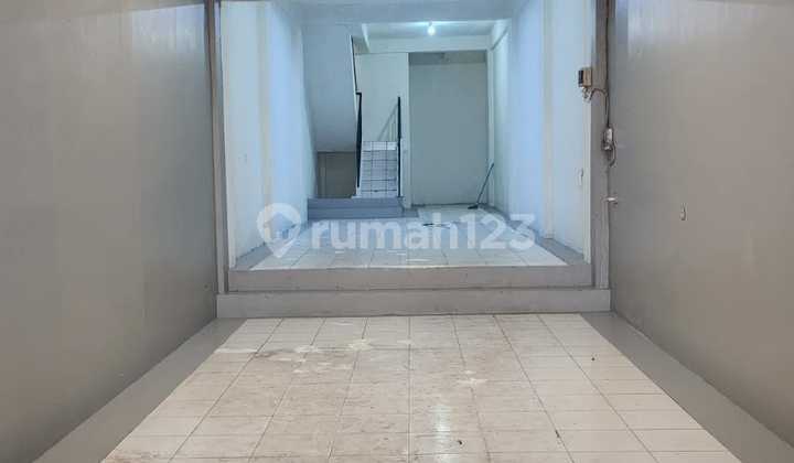 For Sale 4-Story Shop House on Kapuk Raya, 4 X 15 M2, West-South Facing with SHM, Front Main Road Access, Suitable for Online Business, Office, Residence, Ready to Occupy, Negotiable 1