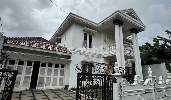 Dijual Bu Murah Banget Rumah 2 LT di Pangkalan Jati LT 500 M2 LB 350 M2 Dekat Andara Ada 4 KT 5 KM, Ada Swimming Pool Termasuk Furniture!! Dijual Bu Murah Banget Rumah 2 LT di Pangkalan Jati LT 500 M2 LB 350 M2 Dekat Andara Ada 4 KT 5 KM, Ada Swimming Pool Termasuk Furniture!!