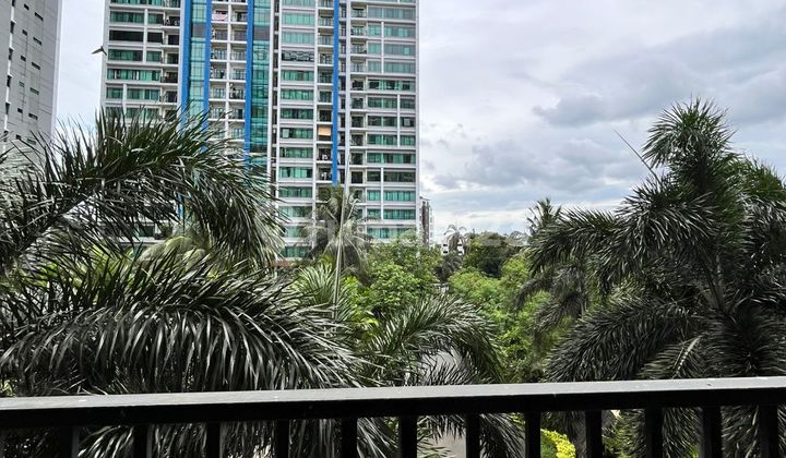 Dijual Apartemen Hampton's Park Type 2 Br Luas 79 M2 Semi Furnishedsiap Huni!! Ayo Survei Nego Sampai Deal!! 