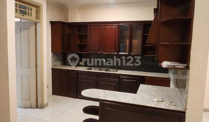 Disewakan Rumah 2 Lt 10 X 20 M2 Di Pluit Semi Furniture Ada 3 Ac, 4+1 Kt 3+1 Km Cocok Untuk Pindahan Rumah Karena Renovasi,siap Huni, Survei Yuk!!  2