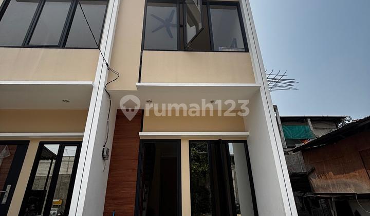 Dijual Rumah 2 Lt Di Menceng Jakarta Barat Lt 40 M2 Lb 45 M2 Ada Free 2 Ac, Water Heater, Shm Hadap Timur, Listrik 3.500 W Siap Huni, Survei Yuk!!