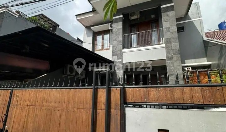 Disewakan Rumah 2 Lt di Meruya Lt 130 M2 Lb 190 M2 Ada 4+1 Kt 4+1 Km Full Furniture, Carport 2 Mobil, Min Sewa2 Th Diawal, Siap Huni, Survei Yuk!! Disewakan Rumah 2 Lt di Meruya Lt 130 M2 Lb 190 M2 Ada 4+1 Kt 4+1 Km Full Furniture, Carport 2 Mobil, Min Sewa2 Th Diawal, Siap Huni, Survei Yuk!!