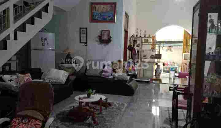 Two-Story House in Wisma Permai Barat