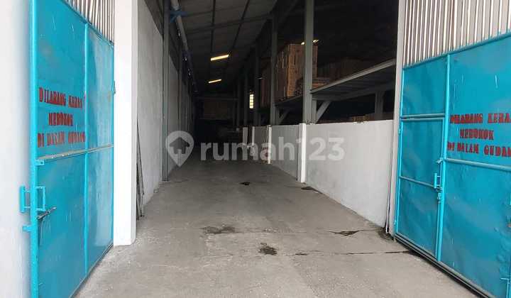 Margomulyo Warehouse With WF Iron Deck Area 2000 Square Meters