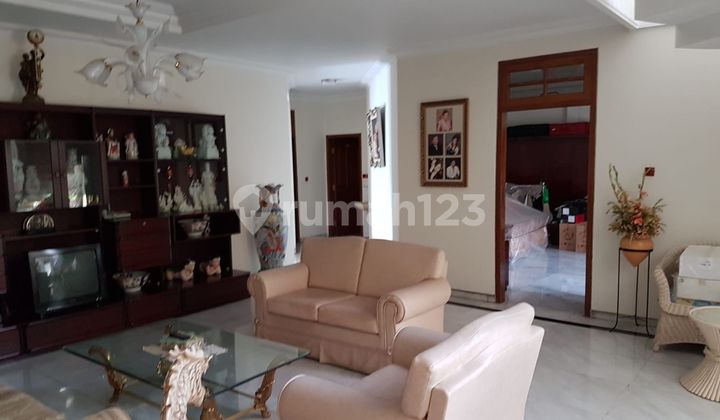 Well-Maintained Luxury 2-Story House in Dharmahusada Indah Timur 2, Block M 2