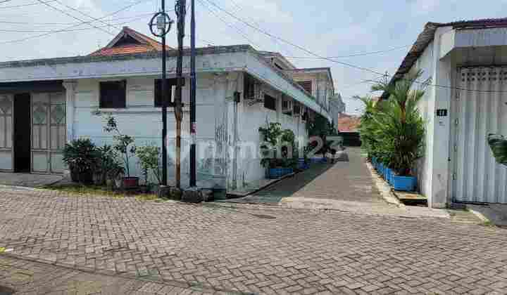 Office and Warehouse on Krembangan Kunir Street, next to Jagaraga Street.