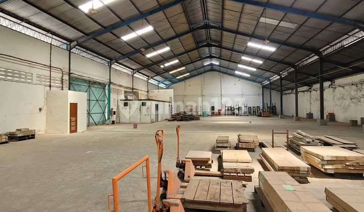 Margomulyo Indah Warehouse West Surabaya, warehouse area 2000 sqm, concrete floor.
