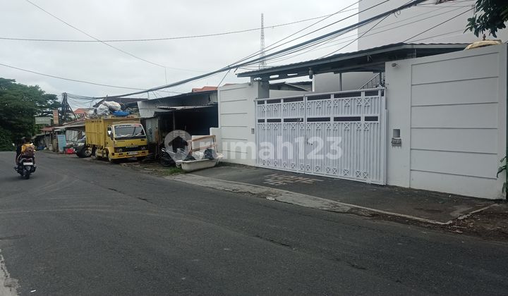 Rumah 2 Lantai dengan Basement & Rooftop di Denpasar Barat Bali 2