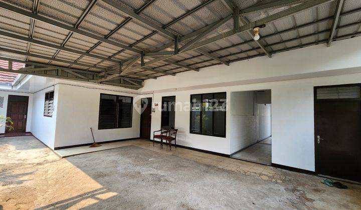 Rumah  ( ada 5 pintu ) Baru Selesai Renovasi di Cawang 2