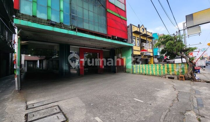 RUKO 4,5 Lantai sangat cocok untuk usaha dan kantor lokasi premium di Jalan Raya Jatiwaringin - Jakarta Timur