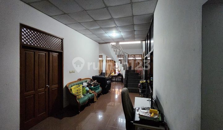 Rumah Hook 2 Lantai Area Strategis Di Tebet Barat 2