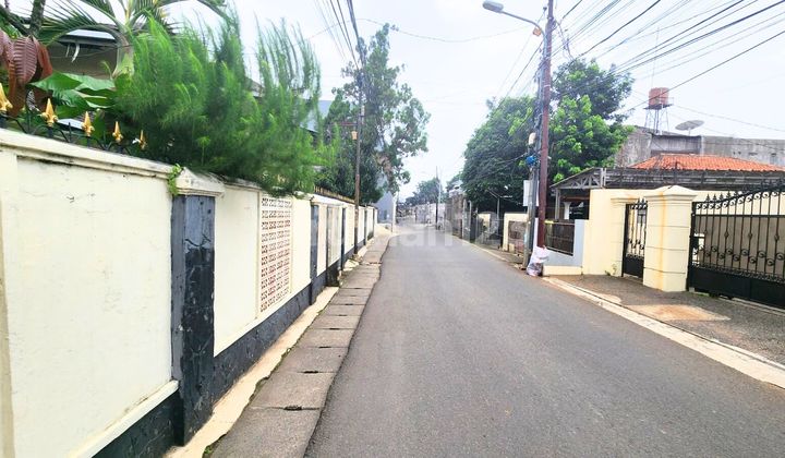 Quick Sale 2-Story House in Pancoran Timur, South Jakarta 2