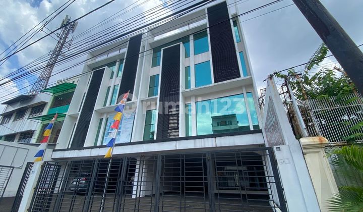 Gedung Kantor 4 Lantai + Car Park di Jatinegara Jaktim