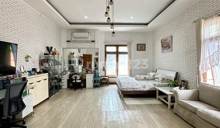 Rumah Mewah 2 Lantai Siap Huni Di Komplek Elit Loka Indah, Pancoran Dengan Harga NJOP 2