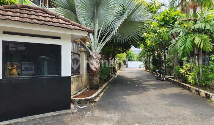 Sell Spacious and Comfortable House in Meruya Indah Complex, West Jakarta 2