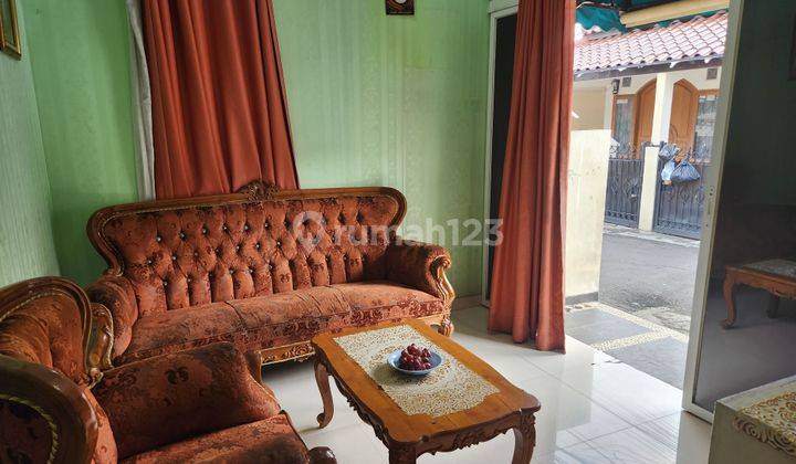 Rumah 3 Lantai Dekat Area Komersil Jatinegara, Jakarta Timur 2