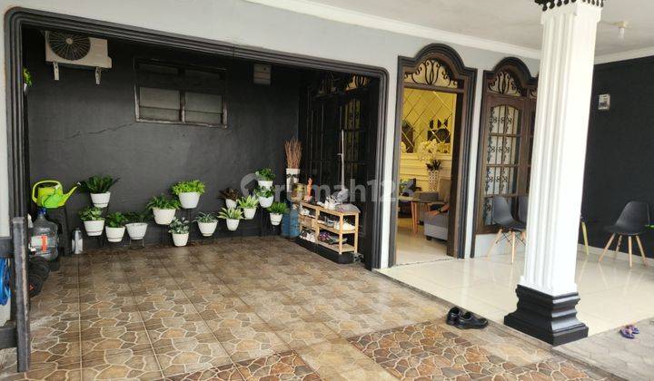 Rumah Tingkat dengan Interior Nyaman di Pengadegan Barat Jaksel 2