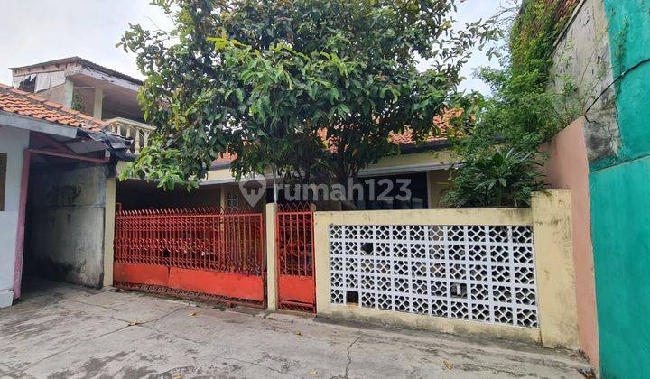 Rumah SHM Lokasi Privat di Menteng Dalam, Jakarta Selatan 1