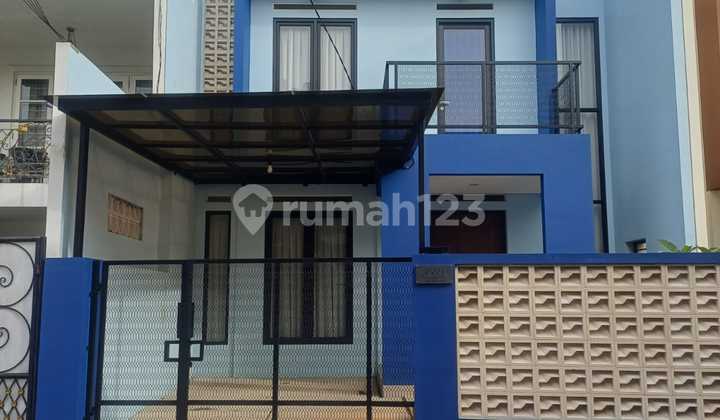 Disewakan Rumah 2 Lantai Brand New Semi Furnished di Tebet Barat, Jakarta Selatan