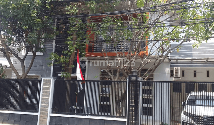 Rumah Bagus 2 Lantai di Tebet Timur Dalam Jakarta Selatan 2