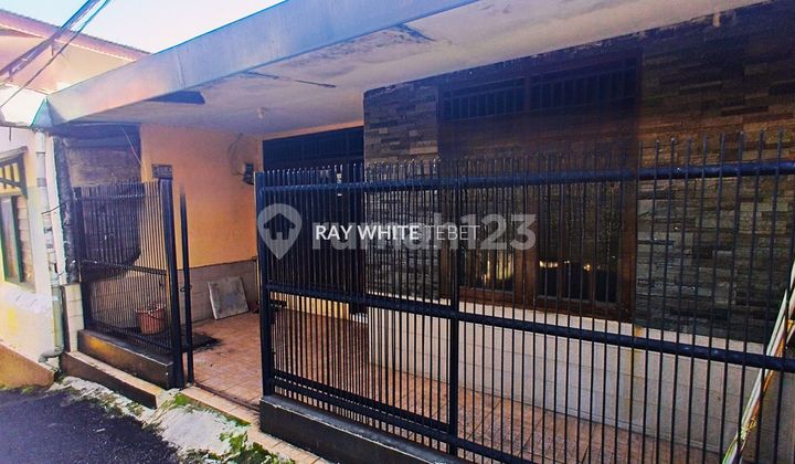 Rumah 2 Lantai Cocok untuk Kos-Kosan di Taman Margasatwa, Dijual Cepat!