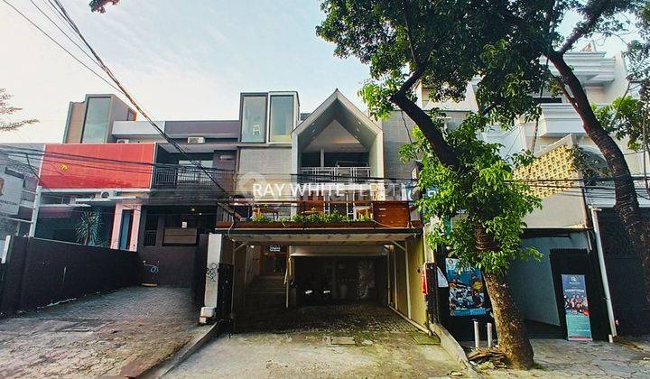Ruko 3 Lantai di Pusat Kuliner Tebet Timur - Siap Pakai untuk Restoran! 1