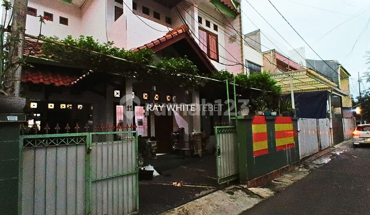 Rumah 2 Lantai di Tebet Timur, Jakarta Selatan - SHM, Siap Huni