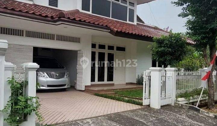 Rumah Asri di Area Premium Tebet, Lokasi Depan Taman, Furnished, Bangunan Baru Selesai Renovasi 1