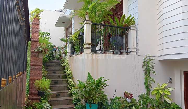 Rumah Asri di Lembah Pinus, Pangkalan Jati, Cinere