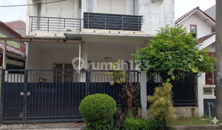 Rumah 2 Lantai Lokasi Strategis Siap Huni di Bintaro Sektor 3