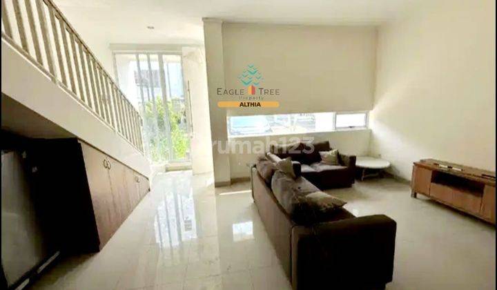 Rumah Bagus 2 Lantai SHM di Discovery daerah Bintaro Loop 2