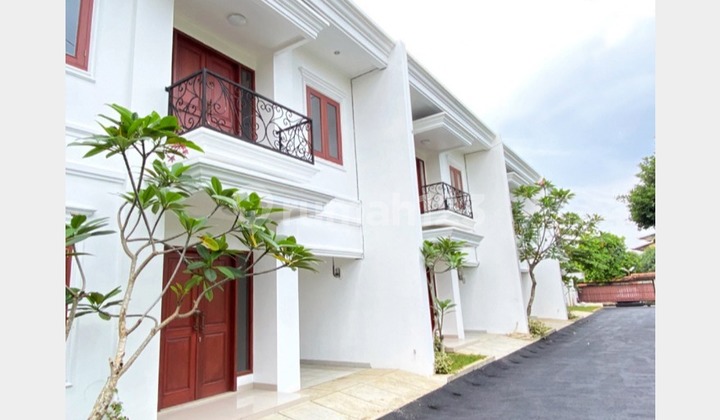 Beautiful 2-Story House Ready to Occupy in Graha Raya Cluster Beautiful 2-Story House Ready to Occupy in Graha Raya Cluster