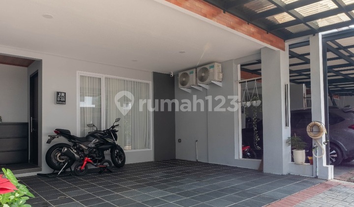 Rumah 3 Lantai Mewah dan Unik di Kawasan Bintaro 2