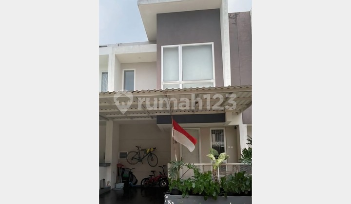 Modern Minimalist House in Graha Raya Cluster
